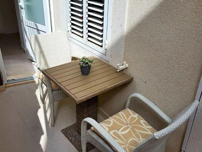 Dora - With Terrace