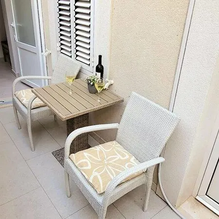 Dora - With Terrace
