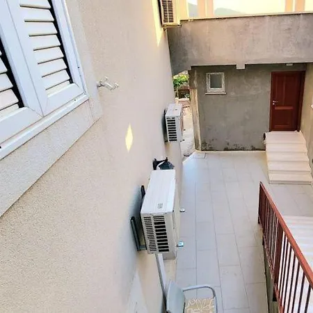 Dora - With Terrace